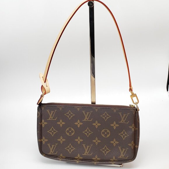 Authentic Louis Vuitton Pochette Accessories Monogram Shoulder Bag lux490-120925 - Picture 2 of 15